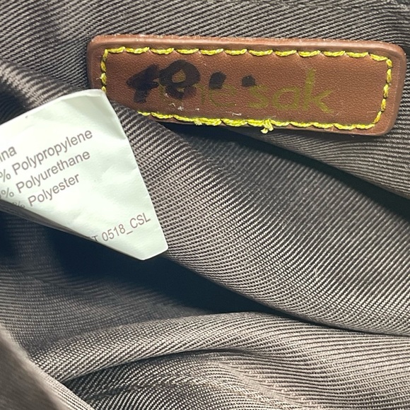 new The Sak ᯾ Indio Small Crochet Tote Handbag Bag ᯾ Urban Static Charcoal Knit - Picture 14 of 16